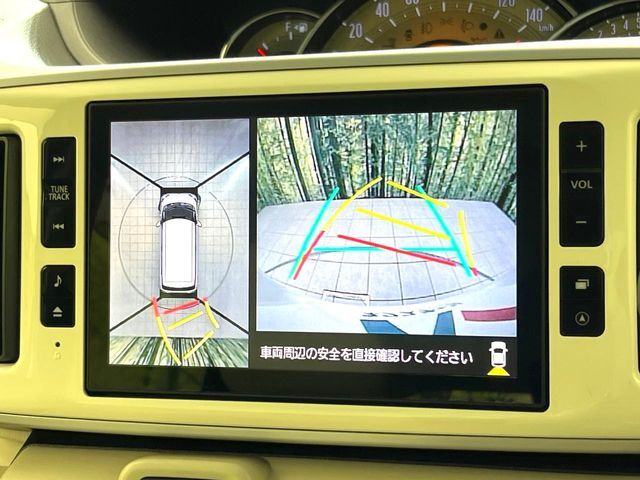 【パノラマモニター】専用のカメラにより、上から見下ろしたような視点で360度クルマの周囲を確認することができます☆死角部分も確認しやすく、狭い場所での切り返しや駐車もスムーズに行えます。