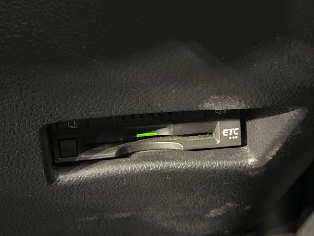 【ETC】高速道路の料金所をストレスなく通過！話題のスポットやサービスエリアに多い「スマートIC」利用時は必須のアイテムです。当店でセットアップを実施、ご納車当日からすぐにご利用いただけます！
