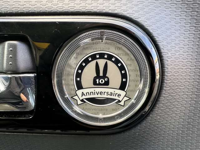 10th anniversaryモデルとなりますので内外装ともに可愛い仕様になっております！