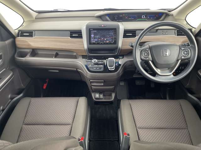 【インパネ全体】『インパネ全体』の画像になります。写真の内容に関してご不明点、ご質問等がございましたらお気軽にガリバー店舗までお問い合わせください。