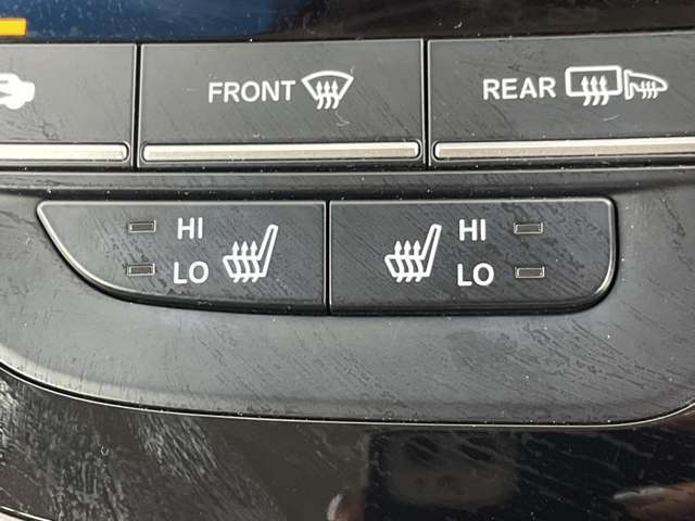 【運転席操作部】『運転席周辺の装備』の画像になります。快適なドライブを楽しむための機能が装備されています！運転席から触れるので使いやすいです！