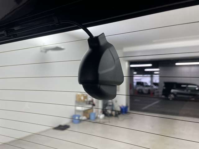 【ドライブレコーダー】映像・音声などの運転中の記録を残します。事故などを起こした起こされた時の証拠になりえますので、もしも時でも安心ですね。