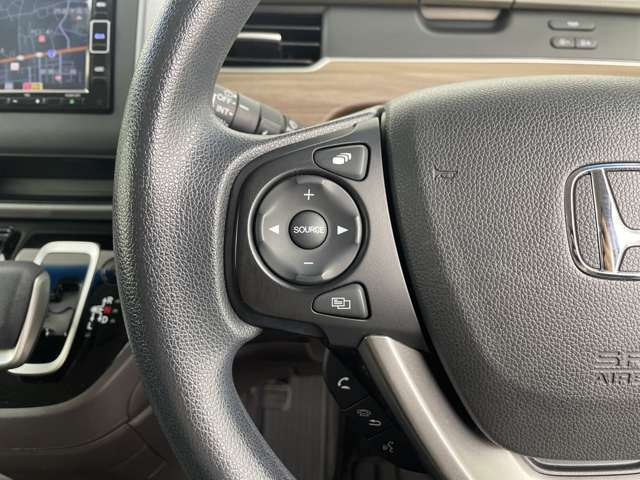 【運転席操作部】『運転席周辺の装備』の画像になります。快適なドライブを楽しむための機能が装備されています！運転席から触れるので使いやすいです！