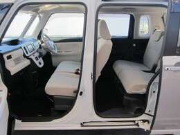 両側電動スライドドア