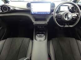 ★ダッシュボードやステアリング等に目立つ傷や色褪せなども無く、タバコや芳香剤なども匂いもなく綺麗なインテリアです。