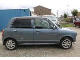 ☆男性も女性も様になるデザインです！一目見ただけで、この魅惑的なボディーが存在感を放っていることが分かって頂けると思います。