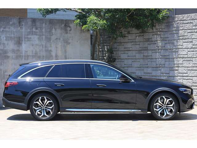 写真を送るだけでカンタンにお車の査定ができるサービスをご用意しております。査定額にも自信がありますので、遠方のお客様や気軽に査定額を知りたいといったお客様は是非ご相談ください。