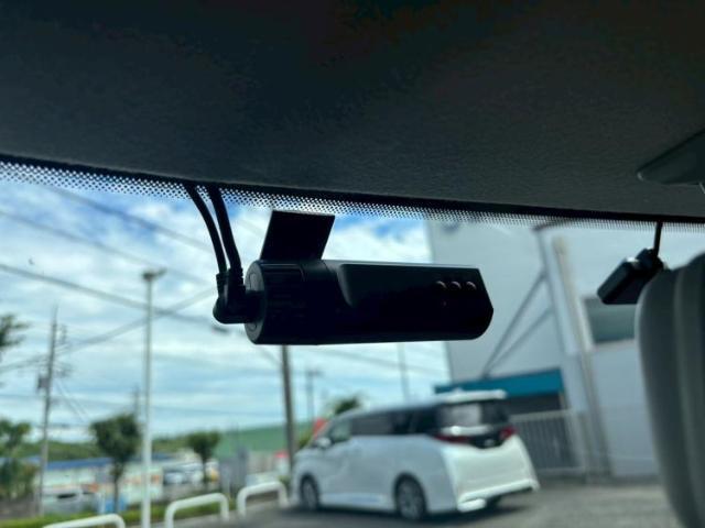 国産車から輸入車まで多様なお客様のニーズのお応えできるように、全国規模で豊富な在庫展開！車のことならWECARSへ！