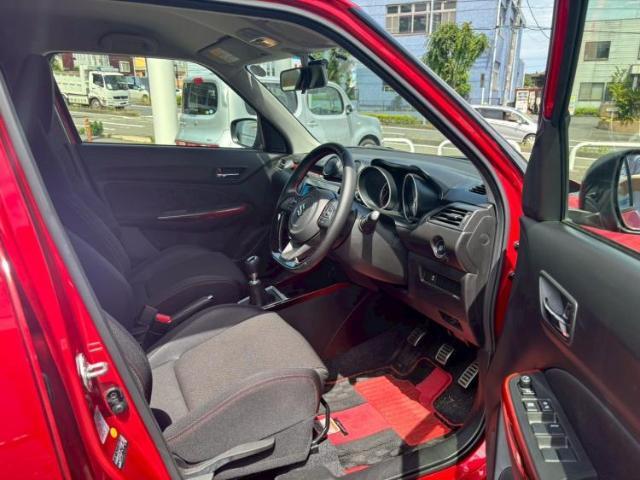 「この車の写真をもっと見たい」「状態が気になる」「この装備はついている？」どんな小さな疑問でもお気軽にお問い合わせください！