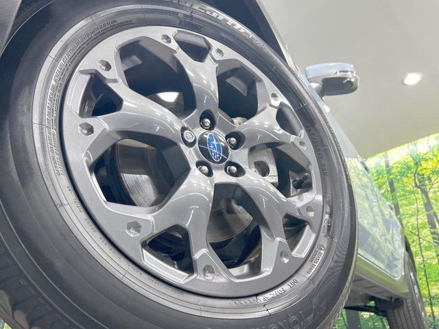 【純正17インチアルミホイール】外観にマッチした純正アルミホイールを装着しております。各種社外アルミホイールや、スタッドレスタイヤも取扱いしております。是非ご相談ください♪