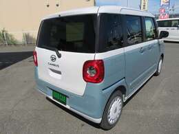 ストライプスGの人気のホワイトパール×レイクブルーメタリック！LEDリヤコンビランプ！純正バックカメラ！障害物センサーリヤ4個！ホワイト＆シルバーホイルキャップ！メッキのドアノブ＆サイドガーニッシュ！