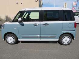 ツートン人気色！上級「ストライプスG」で、メッキのドアノブ/サイドアンダーモールガーニッシュ＆ホワイトXシルバーホイールキャップ＆360度スーパーUV/IRガラス！オートリトラクタブルドアミラー！