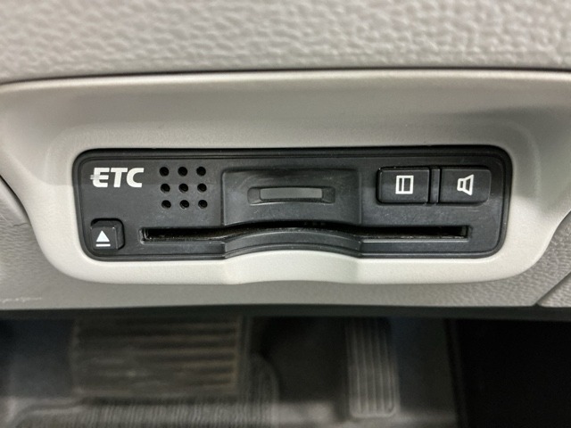 ETC付きで高速道路をノンストップ・キャッシュレスで利用出来ます！スマートインターの出入りも利用可能でとても便利です！