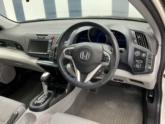 運転しやすいインパネ周りです！見やすいレイアウトで快適なドライブをサポートします！