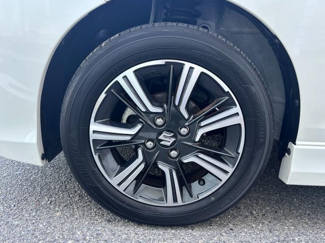 フットワークの軽い、運転ラクラクの足回り。タイヤの溝も、まだまだ！くわしくはスタッフへ。