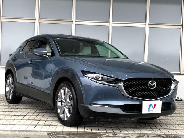 大好評のボディコーティング「弾スプラッシュコート」もご納車までに施工可能。通常のガラスコートと異なる、耐久年数6年の無機質ガラスコーティングが、ボディをキレイな状態に保ってくれます。