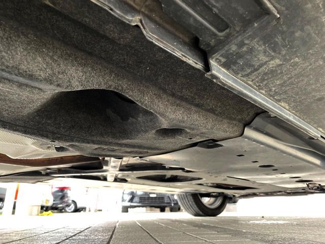 お車を安心してお乗りいただく為には、足回りの定期点検が欠かせません。サービスサポート（有償保証）では無料点検もご提供しており、安心のカーライフをお過ごしいただけるサポート体制が整っています。