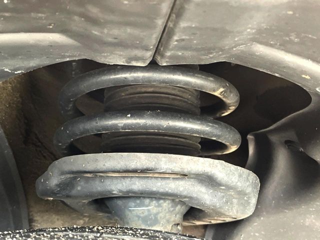 下回りがきれいなうちに、防錆加工の施工がオススメ。降雪地域はもちろん、沿岸部にお住いの方や、趣味でマリン・ウィンタースポーツをされる方にご好評いただいております。