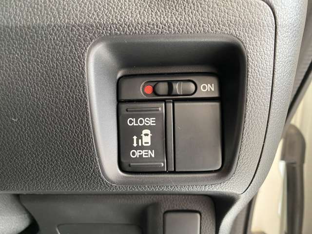 嬉しい電動スライドドアです！