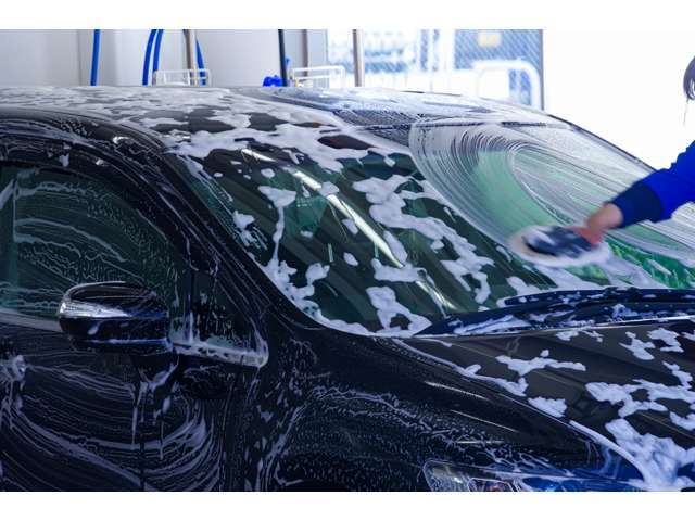 愛車のボディを守り向く！過酷な気象環境にも負けない優れた耐候性能雨・紫外線などの過酷な気象環境にも、高硬度被膜が長期にわたって撥水・光沢性能を維持、いつまでも愛車を綺麗に保持