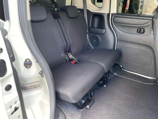 シートに目立つダメージは無く、状態良好です♪