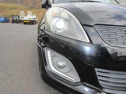 HIDヘッドライト装備で夜間走行も安心です