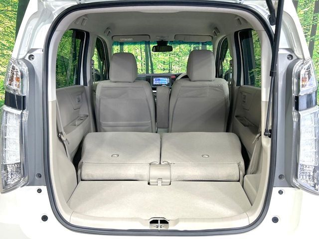 普段のお買い物や通勤、送迎等に十分な荷室スペースを確保しております。セカンドシートを倒すと、大きな荷物の積載も可能です♪