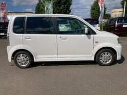 「当社のこだわり」全車保証付き（ゴールド・プラチナプラン）当社の工場は国の認定をもらった指定工場です。メンテナンスは安心の整備をお約束致します。当社の最長保証は2年間（プラチナプラン）です！