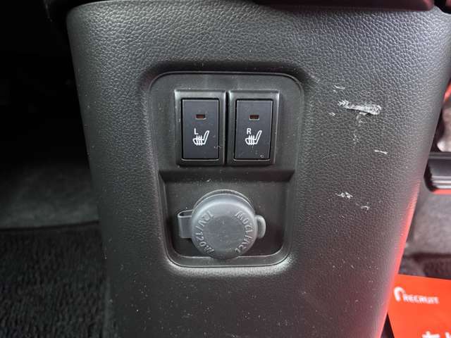 【　衝突被害軽減ブレーキ　】衝突軽減ブレーキ付き♪誤操作で万が一、前方の車に衝突しそうになった際に自動でブレーキが作動し衝突の被害を軽減します！