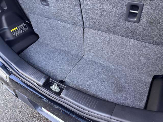 【　ラゲッジスペース　】ラゲッジルームにLEDランプを増設したい…社外キットの取付可能です！ぜひお気軽にお尋ねください！！