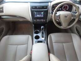 ご納車後も安心なプレミアム保証をご提案いたします。ナビや電装品、エアコンなども含めた600項目の充実した保証内容と安心のロードサービス付帯でサポートいたします。詳細はお尋ねください。