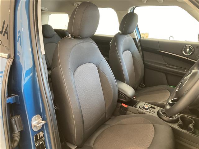 【運転席】『運転席周辺』の画像になります。写真の内容に関してご不明点、ご質問等がございましたらお気軽にガリバー店舗までお問い合わせください。