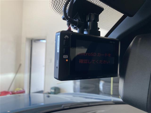 【ドライブレコーダー】映像・音声などの運転中の記録を残します。事故などを起こした起こされた時の証拠になりえますので、もしも時でも安心ですね。