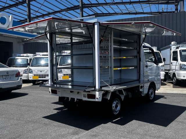 全国ご納車可能です！様々な地域のお客様との実績がございますので御安心下さい♪手続き・書類準備等当店スタッフが詳しく丁寧にご説明致します！