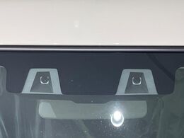 【スズキ　セーフティサポート】走行中に前方の車両等を認識し、衝突しそうな時は警報とブレーキで衝突回避と被害軽減をアシスト。より安全にドライブをお楽しみいただけます。