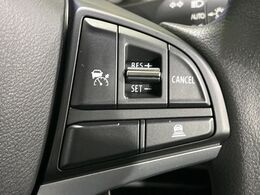 【アダプティブクルーズコントロール】高速道路での長距離走行が楽に！！自動で速度を保つクルーズコントロールが、衝突軽減システムと連携し、前方の車両を感知して車間を保つように速度調節してくれます！！