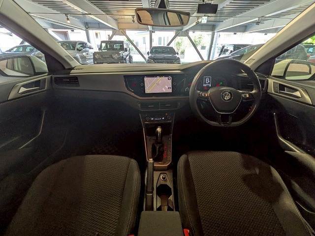 アイポイントが高く見晴らしの良い運転席です！