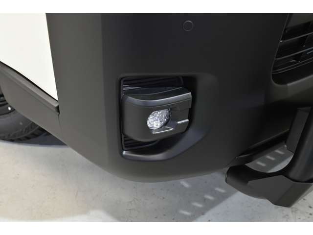 ■LEDフォグランプ★即納台数多数取り揃えております！あなたに気に入っていただけるお車ご提案します☆スタッフ一同ご来店お待ちしております。シーアールエス大阪店06-6852-9000