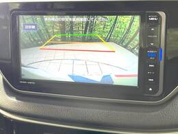【バックカメラ】駐車時に後方がリアルタイム映像で確認できます。大型商業施設や立体駐車場での駐車時や、夜間のバック時に大活躍！運転スキルに関わらず、今や必須となった装備のひとつです！