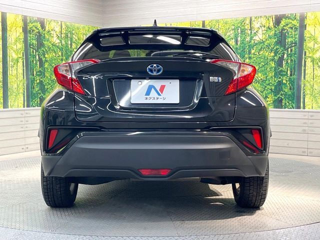 安心の最長10年・走行無制限保証（有償）をご用意。保証内容も充実はもちろん、無料点検＆オイル交換や、年中無休の全国・24時間ロードサービスも付帯されておりますのでご安心下さい。