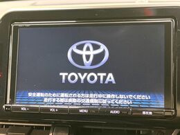 【純正ナビ】人気の純正ナビを装備。オーディオ機能も充実しており、Bluetooth接続すればお持ちのスマホやMP3プレイヤーの音楽を再生可能！毎日の運転がさらに楽しくなります！！