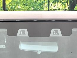 【スズキ　セーフティサポート】走行中に前方の車両等を認識し、衝突しそうな時は警報とブレーキで衝突回避と被害軽減をアシスト。より安全にドライブをお楽しみいただけます。