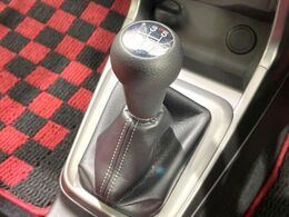 【フロア5速MT】走りの6速MT！！スポーティーな走行をお楽しみいただけます♪