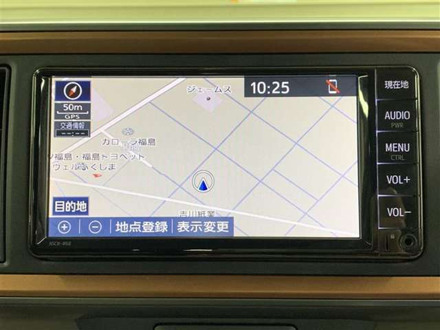 メモリーナビを装備。タッチパネル式で使いやすいです。NSCN-W68