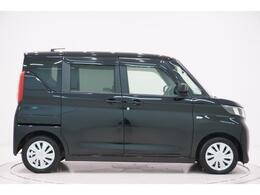 県内13店舗にて常時500台以上ダイハツ車を展示中です。見て、触って、納得のいく一台をぜひ見つけてください。