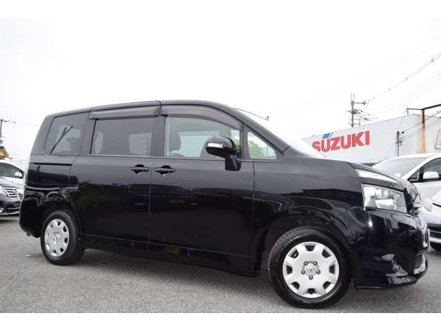 【全国登録納車可能】でございます。ご自宅や勤務先など、お客様のもとまで責任を持ってお運びいたします。