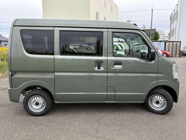 店頭にて展示中ですので、是非、ご来店・お問い合わせ下さい。スタッフ一同お待ちしております。