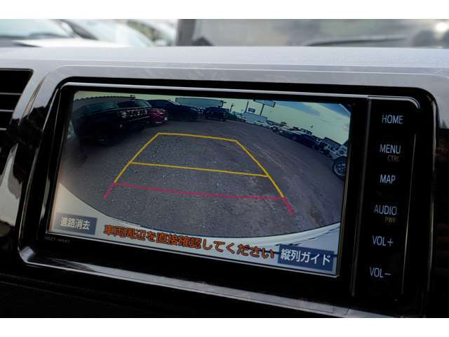 バックカメラ装備されています。車庫入れの際などには安心ですね　Bluetoothももちろん搭載してます。