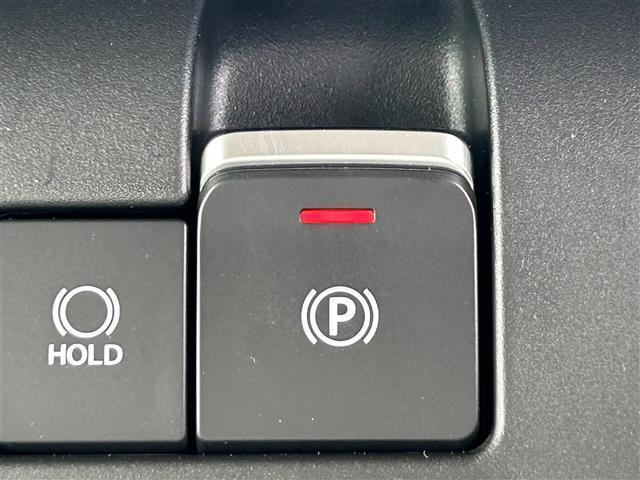 【電動パーキングブレーキ】パーキングブレーキを指先だけで操作可能です！力の弱い人にも安心してブレーキをかけていただけます！