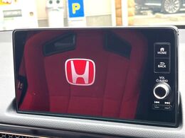 【9インチ　ホンダコネクトディスプレイ】視認性の高い大画面ディスプレイでナビの使用や、お持ちのスマートフォンと連携したbluetoothでの音楽再生が可能です♪